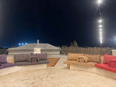 صورة ٢، مخيمات العوجا