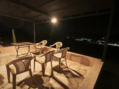 صورة ٣، الخرارة مخيم الثرياء البري