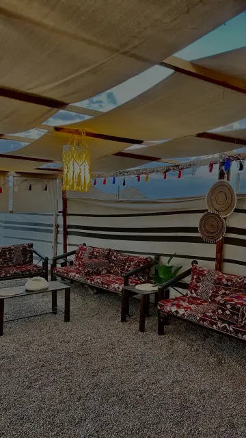 صورة ٢، مخيم Row