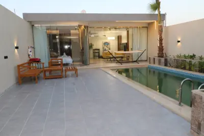 صورة ٢، شاليه سكوير