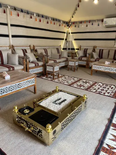 صورة ٢، المخيم الابيض