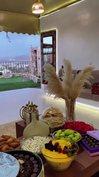 صورة ٢، مخيم خيمة وغيمة بالسوده باحة ربيعه