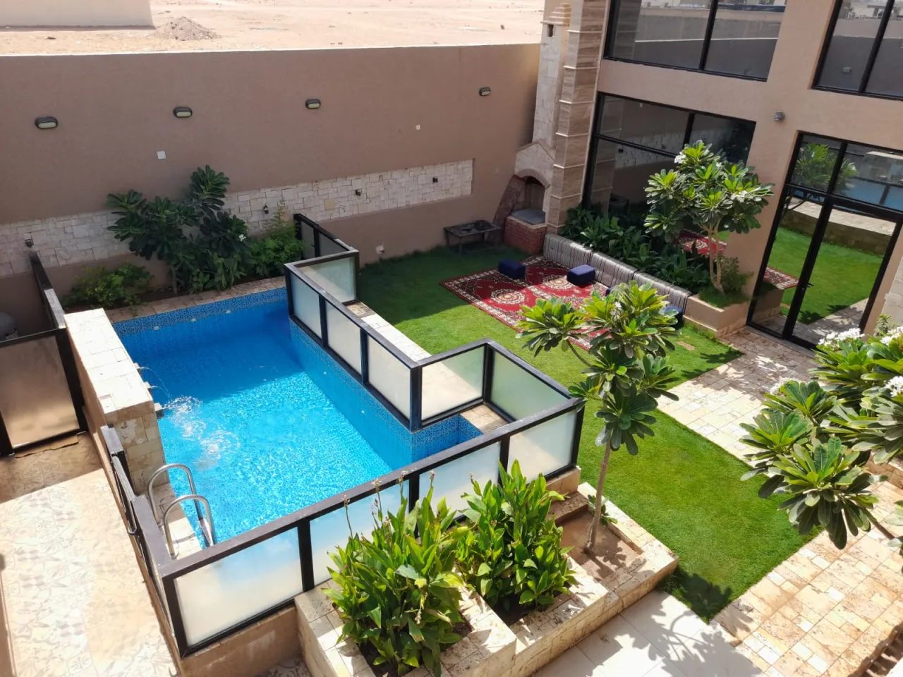 صورة ١، شاليه اغادير