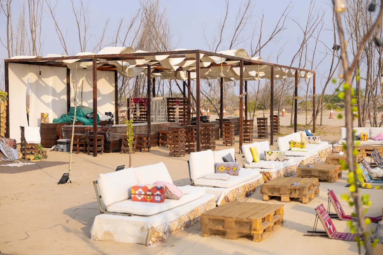 صورة ١، Jungle Camp