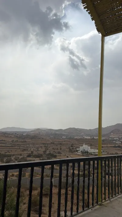 صورة ٢، بيوت ومزارع الخزيم
