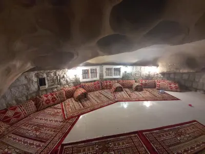 صورة ٤، استراحة أجمل كهف بقرية الدهنة