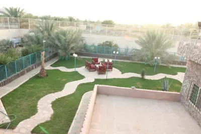 صورة ٢، استراحة غصن التوت
