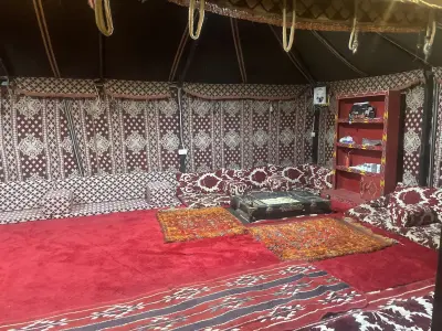 منتجع و مخيم حزيم الريم
