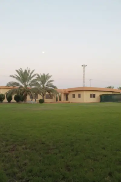 صورة ٢، استراحة المطلق