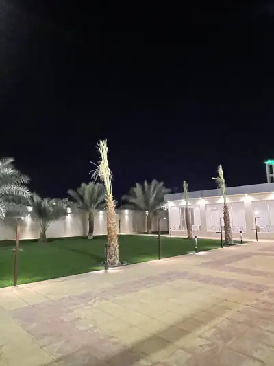 صورة ٢، مجمع طويق