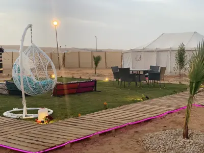 مخيم دبليو
