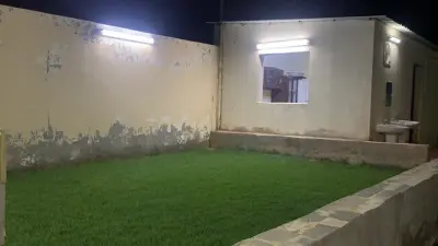 استراحة وملعب كرة قدم