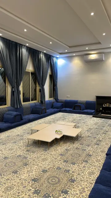 صورة ٤، شاليه وملعب الظاهرة لكرة قدم