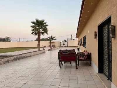 صورة ٥، استراحة الأساطير