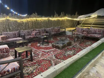 مخيم لارا