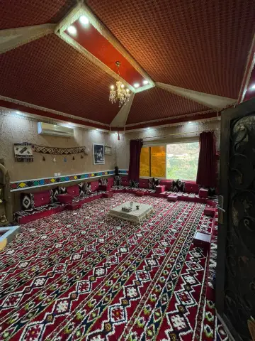 غرفة تراثيه للايجار