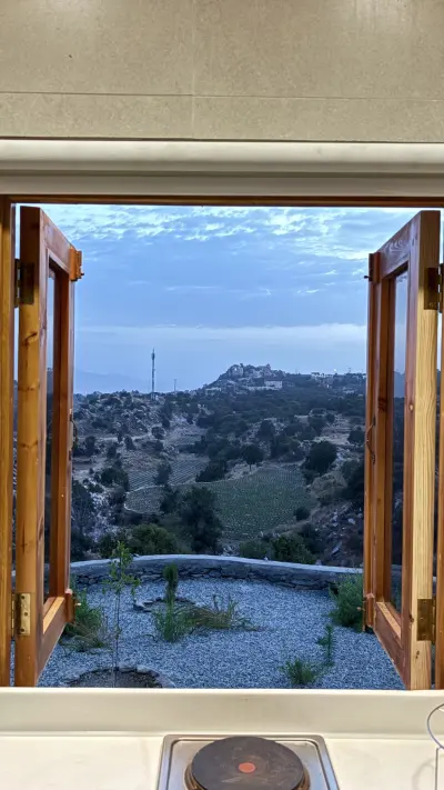صورة ٣، اكواخ مطل الوادي