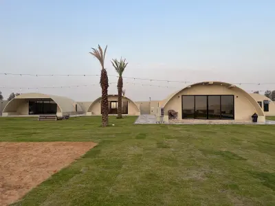 منتجع ومخيم ثراء